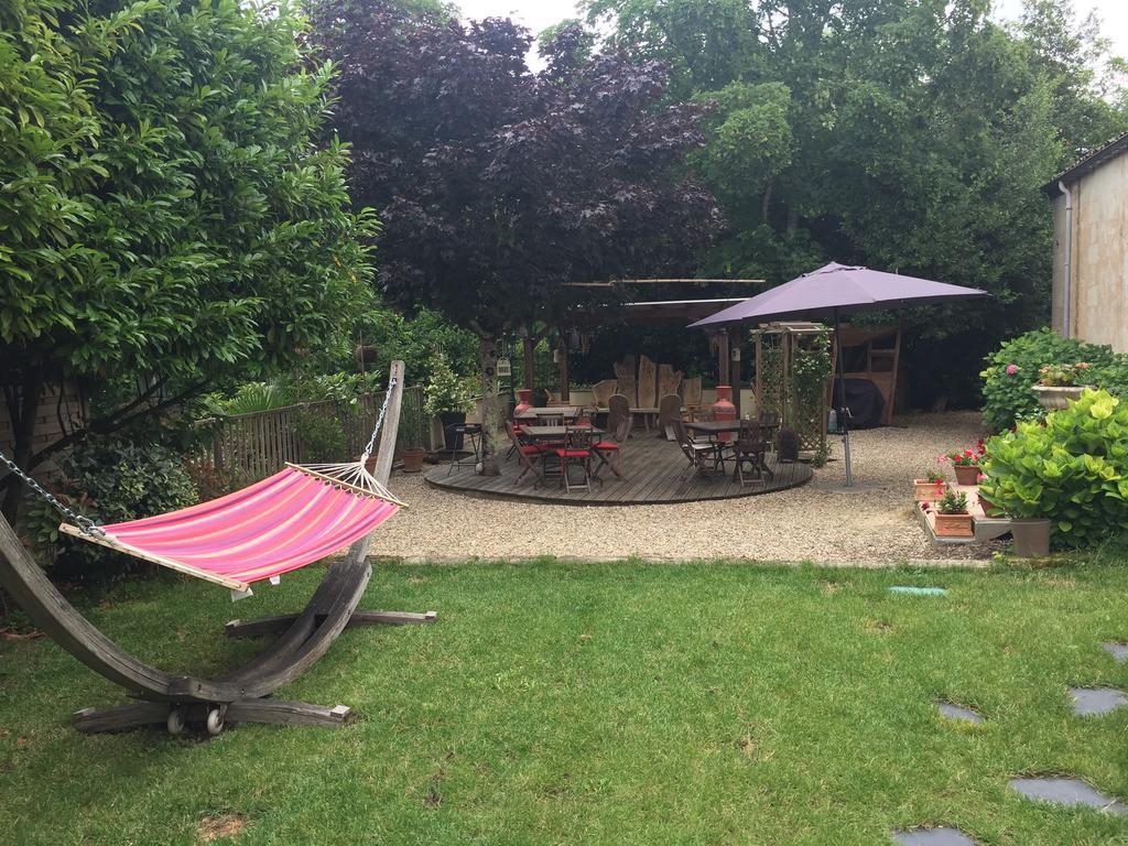 Domaine Des Deux Cedres Bed & Breakfast Gauriac Exterior photo