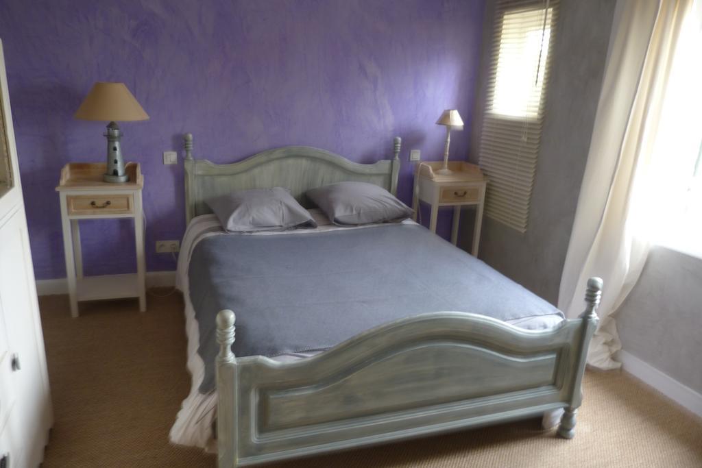 Domaine Des Deux Cedres Bed & Breakfast Gauriac Room photo